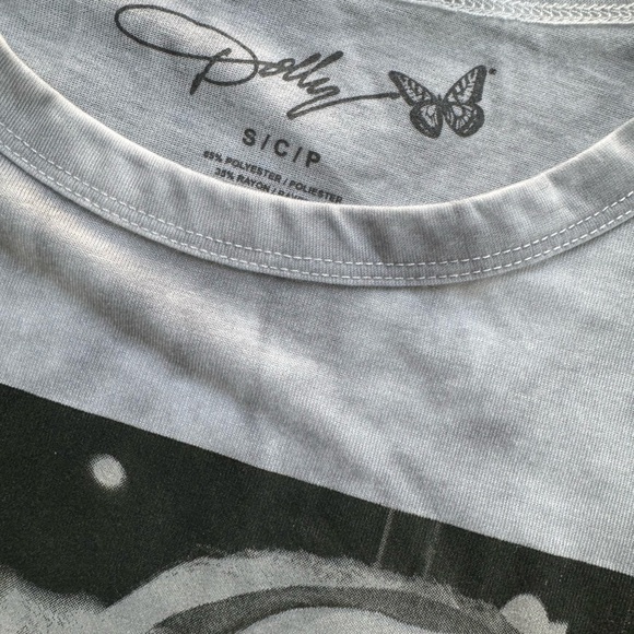 Dolly Parton crop top washed ight gray color size small no gray but sticker - Picture 4 of 6